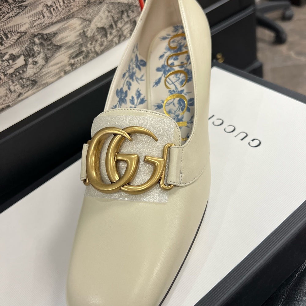 Vintage White Gucci Shoes size 9.5 6cm heel